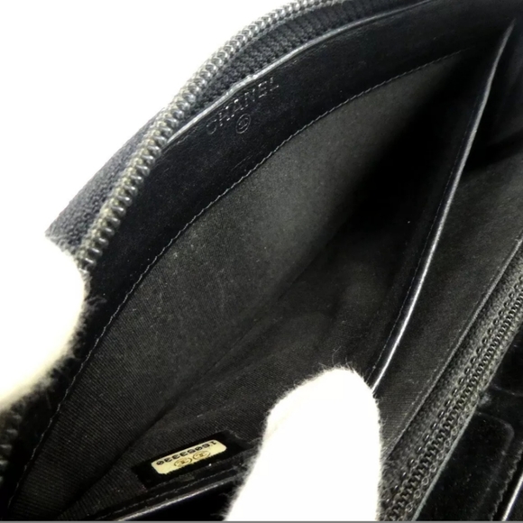 AUTHENTIC CHANEL 16053330 BICOLURE CC MARK PURSE - Picture 4 of 11